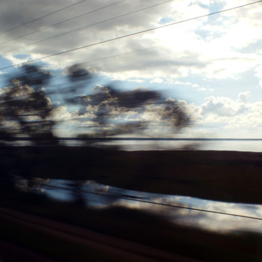 Photographie intitulée "a train ride" par Tudor Gafton, Œuvre d'art originale, Photographie numérique