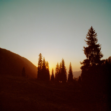 Fotografie getiteld "Sunset" door Tudor Gafton, Origineel Kunstwerk, Film fotografie