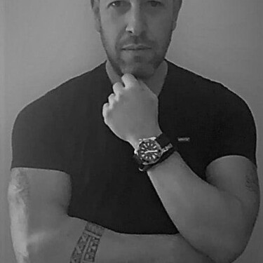 The F Image de profil Grand