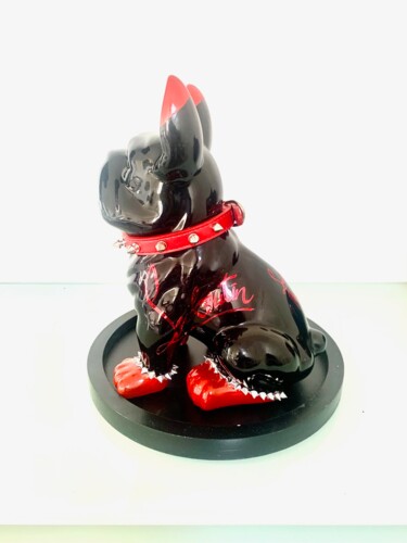 Sculpture titled "Loubout' chien" by The Kri$$$, Original Artwork, Spray paint