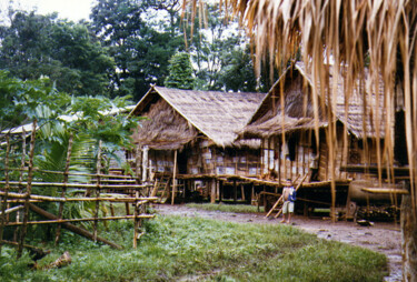 Fotografie mit dem Titel "Village Laos" von Thierry Angot, Original-Kunstwerk