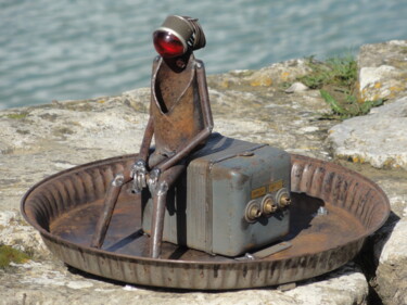 Sculpture titled "Mec cuit" by Thierry Gall, Original Artwork, Metals