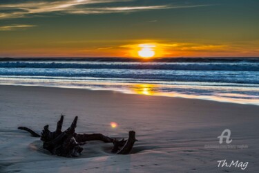 Photographie intitulée "Coucher-de-soleil" par Thierry Magliulo (Th.Mag), Œuvre d'art originale