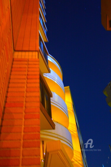 Photographie intitulée "Yellow, Red and Blue" par Tina Lane, Œuvre d'art originale, Photographie numérique