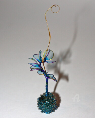 Скульптура под названием "Water Seed" - Tina Lane, Подлинное произведение искусства, Смола