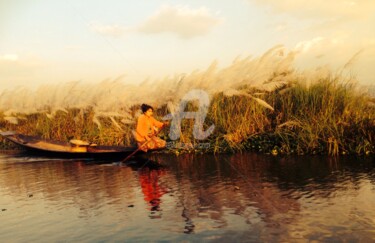 Photographie intitulée "Rush hour on Inlé l…" par Tina M. De Montorge, Œuvre d'art originale