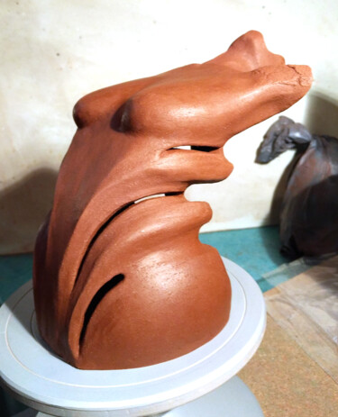 Sculpture titled "Maïnmi" by Tiphaine K. Céramiste, Original Artwork, Clay