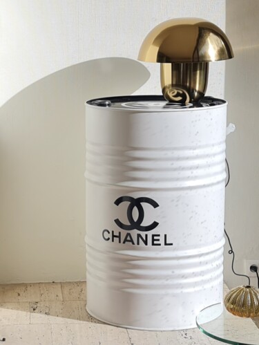 Escultura titulada "BARIL Métal Chanel…" por T'M, Obra de arte original, Pintura al aerosol