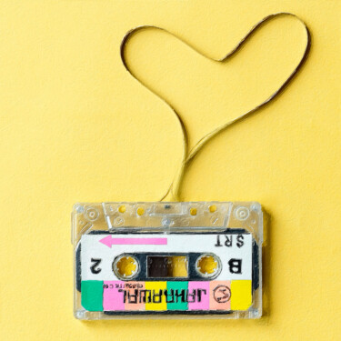 Картина под названием "Retro Cassettes Tap…" - Tony Rubino, Подлинное произведение искусства, Акрил Установлен на Деревянная…