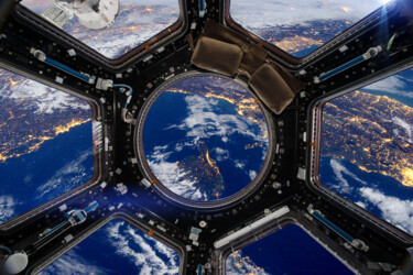 Ζωγραφική με τίτλο "Earth and Spacecraf…" από Tony Rubino, Αυθεντικά έργα τέχνης, Ακρυλικό Τοποθετήθηκε στο Ξύλινο φορείο σκ…