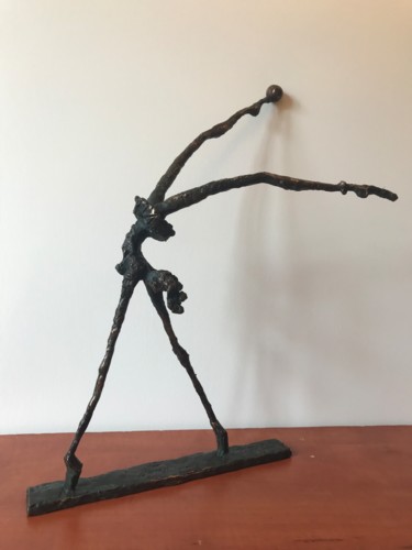 Escultura titulada "Gymnast ballerina" por Erno Toth, Obra de arte original, Bronce