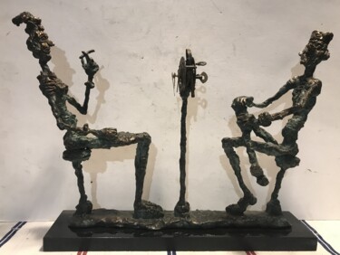 Sculpture intitulée "Debate about old ti…" par Erno Toth, Œuvre d'art originale, Bronze