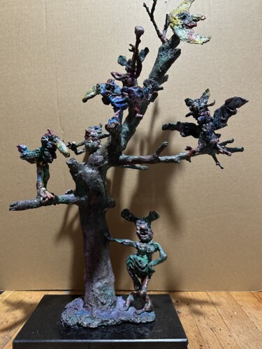 Скульптура под названием "Fairy tree 2." - Erno Toth, Подлинное произведение искусства, Бронза