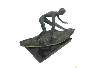 Skulptur mit dem Titel "Surfer" von Kristof Toth, Original-Kunstwerk, Bronze