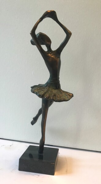 Скульптура под названием "Ballet" - Kristof Toth, Подлинное произведение искусства, Бронза