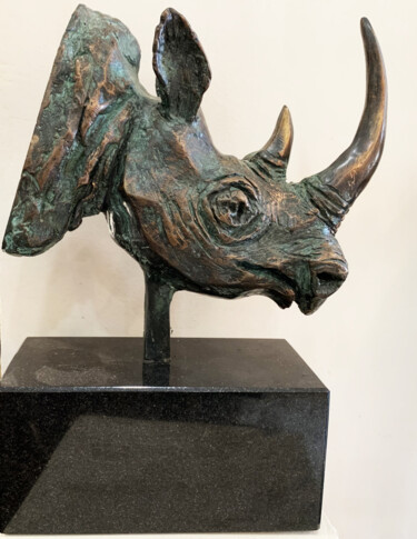 Skulptur mit dem Titel "Rhino-head" von Kristof Toth, Original-Kunstwerk, Bronze