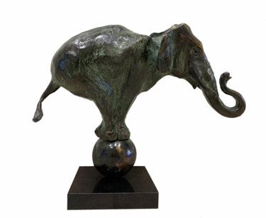 Sculpture titled "Circus elephant" by Kristof Toth, Original Artwork, Bronze