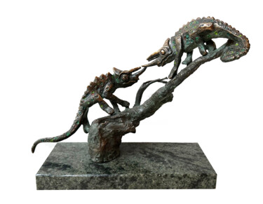 Скульптура под названием "Chameleon duel" - Kristof Toth, Подлинное произведение искусства, Бронза