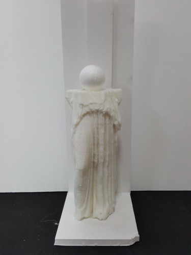 Sculpture intitulée "femme et balles II" par Cesar Aguilar (Raçe), Œuvre d'art originale