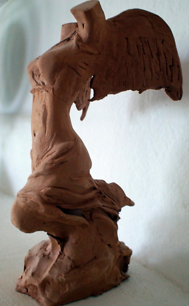 Scultura intitolato "Nike" da Cesar Aguilar (Raçe), Opera d'arte originale, Terracotta