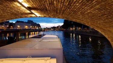 Photographie intitulée "Seine Cruise 8" par Troy Wilson-Ripsom, Œuvre d'art originale, Photographie numérique