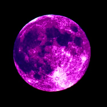 Digitale Kunst getiteld "Purple Moon Extreme" door Troy Wilson-Ripsom, Origineel Kunstwerk, Gemanipuleerde fotografie