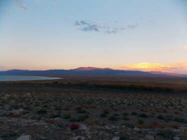 Fotografie getiteld "Desert Lake Sunset" door Troy Wilson-Ripsom, Origineel Kunstwerk, Digitale fotografie