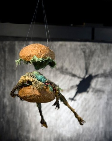 Sculpture intitulée "_22Homme-burger_22_" par Marie Tucat, Œuvre d'art originale