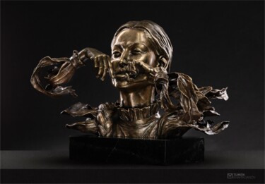 Escultura intitulada "Mother's Blessing" por Tumen Khamaganov, Obras de arte originais, Bronze