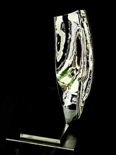 Sculptuur getiteld "Monolithe 36" door Ujy Artiste Auteur, Origineel Kunstwerk, Metalen