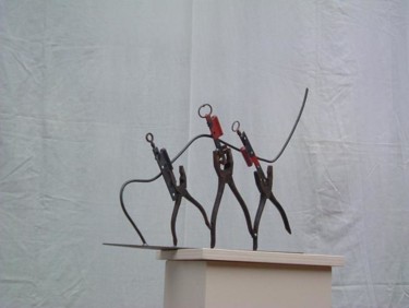 Sculpture intitulée "La famille pince da…" par Ulis De Loma, Œuvre d'art originale