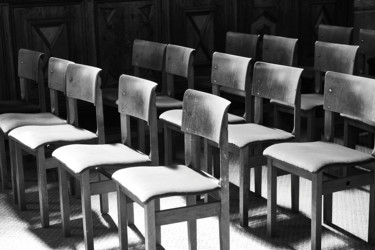 Fotografía titulada "Empty Chairs" por Ulli Heupel, Obra de arte original, Fotografía digital