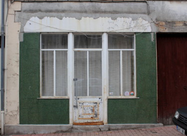 Photography titled "Abandoned Shops XXXI" by Ulli Heupel, Original Artwork
