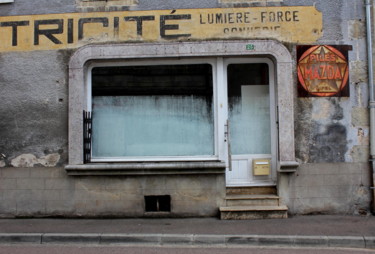 Photography titled "Abandoned Shops XLIV" by Ulli Heupel, Original Artwork