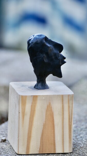 Skulptur mit dem Titel "Le baiser / Il baci…" von Ulrich Ernst Nievergelt, Original-Kunstwerk, Draht