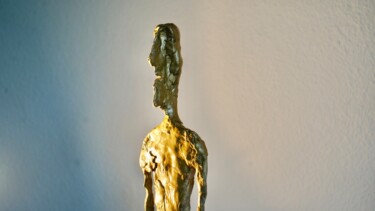Skulptur mit dem Titel "Figure 023 / Figura…" von Ulrich Ernst Nievergelt, Original-Kunstwerk, Gips