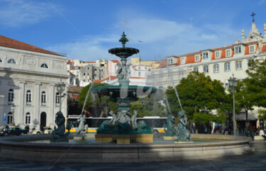 Fotografie getiteld "Lissabon - Springbr…" door Ulrike Kröll, Origineel Kunstwerk, Digitale fotografie