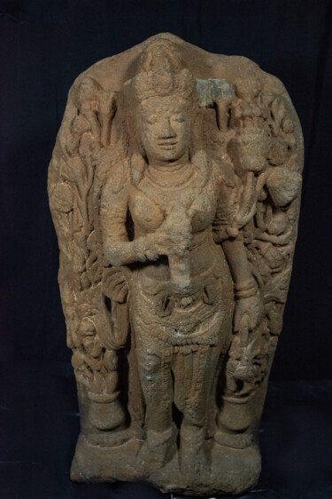 Sculptuur getiteld "Female Buddha from…" door Unknow Artist, Origineel Kunstwerk, Steen
