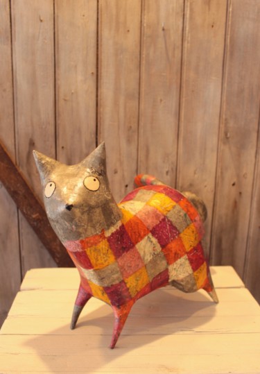 Sculpture titled "le chat à Caro" by Un Monde Plus Mieux, Original Artwork, Paper