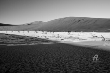 Fotografie mit dem Titel "Namib Desert-0569-SW" von Uwe Bauch, Original-Kunstwerk, Digitale Fotografie