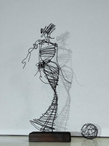 Sculpture intitulée "CATWALK 2" par Vadim Studenov, Œuvre d'art originale, Métaux