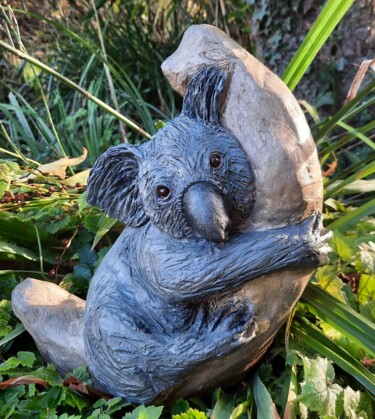 Skulptur mit dem Titel "LE KOALA" von Valerie Perron, Original-Kunstwerk, Ton