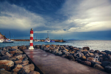 Fotografie mit dem Titel "Machico lighthouse" von Val Thoermer, Original-Kunstwerk, Digitale Fotografie