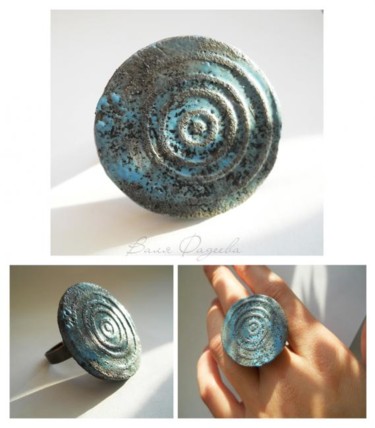 Скульптура под названием "Ceramic ring" - Valentina Fadeeva, Подлинное произведение искусства, Керамика