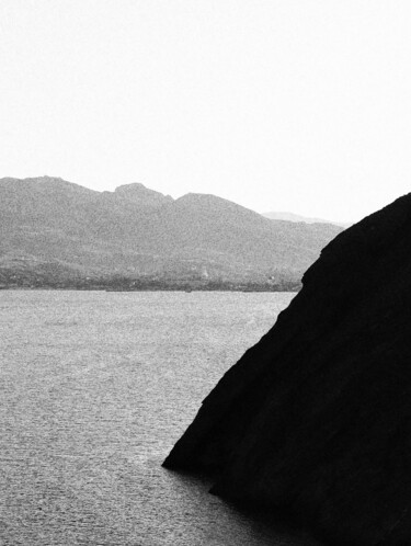 The Hillside in the Shade Photographie intitulée "The Hillside in the…" par Valeria Nikitina, Œuvre d'art originale, Photographie numérique