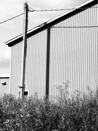 Shadow in the warehouse from the sun on a summer day Photographie intitulée "Shadow in the wareh…" par Valeria Nikitina, Œuvre d'art originale, Photographie numérique