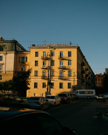 Fotografia intitolato "Street photo in Sai…" da Valeria Nikitina, Opera d'arte originale, Fotografia digitale