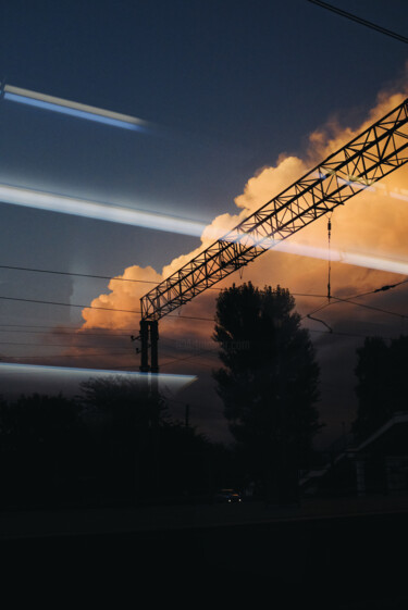 Fotografía titulada "Train sunset" por Valeria Nikitina, Obra de arte original, Fotografía digital