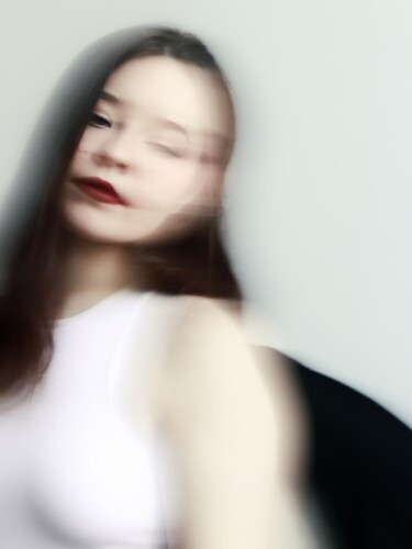 Photographie intitulée "The ghost girl" par Valeria Nikitina, Œuvre d'art originale, Photographie numérique