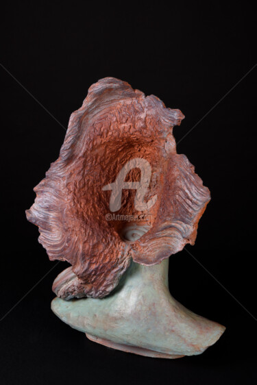 Escultura intitulada "Dame Loire 3" por Valerie Barrault, Obras de arte originais, Cerâmica